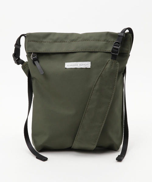 STANDARD SUPPLY（スタンダードサプライ）の「STANDARD SUPPLY×BEAMS PLUS / 別注 ミニショルダーバッグ（ボディバッグ/ウエストポーチ・メンズ・ネイビー/ブラック/オリーブ・ONE SIZE）」の3枚目の写真