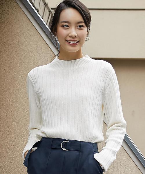 green label relaxing(グリーンレーベルリラクシング)の「KF HandWash FLC RIB H/Nカフス ニット◆(ニット/セーター・レディース・オフホワイト/ライトグレー/ブラウン/ネイビー・FREE)」の2枚目の写真