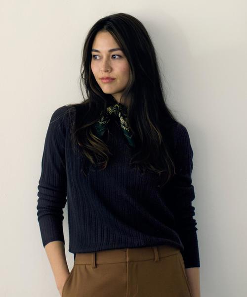 green label relaxing(グリーンレーベルリラクシング)の「KF HandWash FLC RIB H/Nカフス ニット◆(ニット/セーター・レディース・オフホワイト/ライトグレー/ブラウン/ネイビー・FREE)」の11枚目の写真