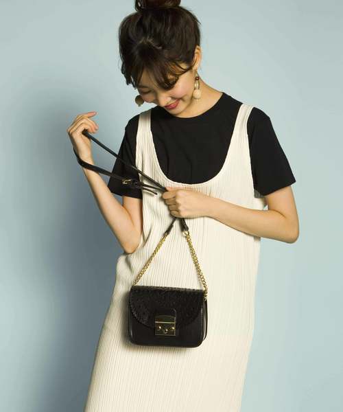 PLAIN CLOTHING（プレーンクロージング）の「【再入荷】レースパンチングバッグ【PLAIN CLOTHING】（ショルダーバッグ・レディース・レッド/キャメル/ネイビー/グレー/ブラック/アイボリー・FREE）」の13枚目の写真