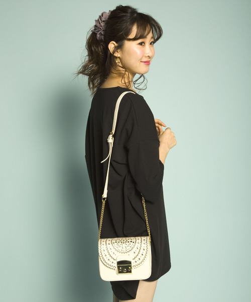 PLAIN CLOTHING（プレーンクロージング）の「【再入荷】レースパンチングバッグ【PLAIN CLOTHING】（ショルダーバッグ・レディース・レッド/キャメル/ネイビー/グレー/ブラック/アイボリー・FREE）」の22枚目の写真