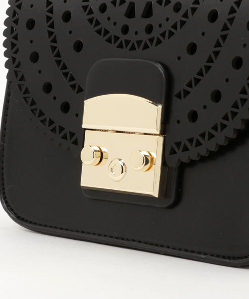 PLAIN CLOTHING（プレーンクロージング）の「【再入荷】レースパンチングバッグ【PLAIN CLOTHING】（ショルダーバッグ・レディース・レッド/キャメル/ネイビー/グレー/ブラック/アイボリー・FREE）」の10枚目の写真