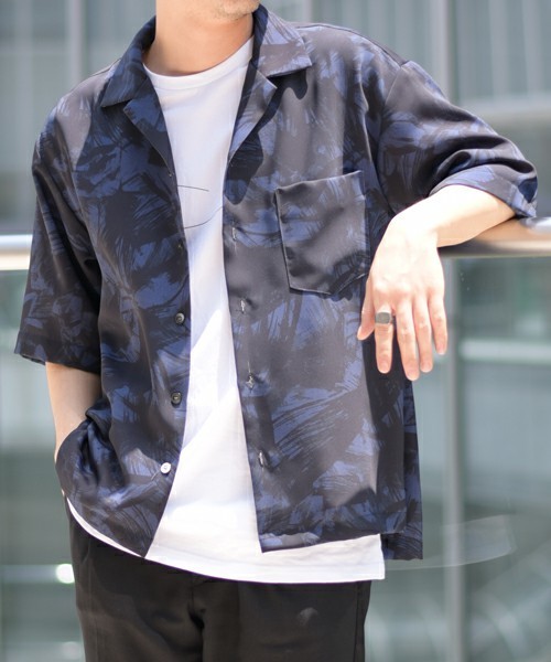 STUDIOUS(ステュディオス)の「【STUDIOUS】シャドーリーフオーバーサイズオープンカラーシャツ(シャツ/ブラウス・メンズ・ネイビー/ワイン・2/1)」の2枚目の写真