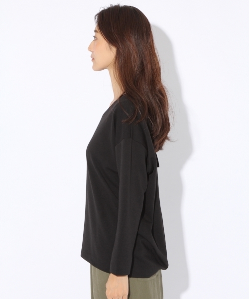 niko and...（ニコアンド）の「マルチファンクションVプルオーバー（Tシャツ/カットソー・レディース・ブラック/ネイビー/パープル/キャメル/クリーム/オフホワイト・LARGE/MEDIUM）」の21枚目の写真