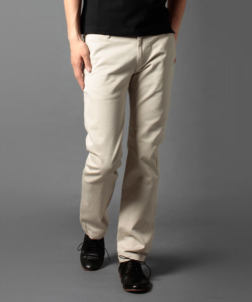 NANO universe(ナノユニバース)の「イタリアンシルエット チノ(チノパンツ・メンズ・ライトベージュ/グレイッシュベージュ/ベージュ/オリーブ/ブラック・28/30/32)」の4枚目の写真