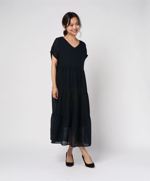 earth music&ecology（アースミュージックアンドエコロジー）の「・Vネックティアードワンピース　●（ワンピース・レディース・ブラック/ダークグリーン/ネイビー・FREE）」の5枚目の写真