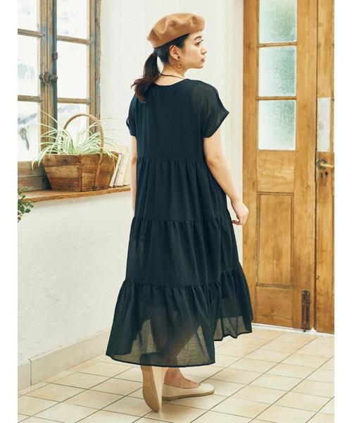 earth music&ecology（アースミュージックアンドエコロジー）の「・Vネックティアードワンピース　●（ワンピース・レディース・ブラック/ダークグリーン/ネイビー・FREE）」の17枚目の写真