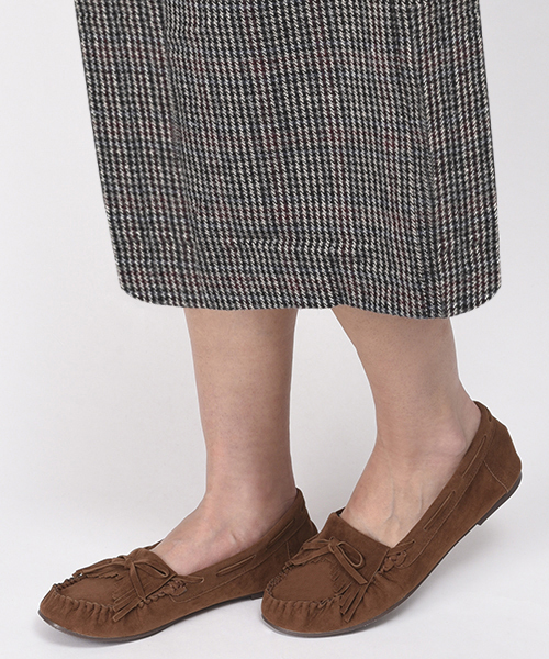 LUGG NAGG（ラグナグ）の「【Le son/ル ソン】スエード リボン モカシン（モカシン/デッキシューズ・レディース・ブラック/レッド/イエロー/モカ/グレー/ライトブラウン・22.5cm/23.5cm/24.5cm）」の7枚目の写真