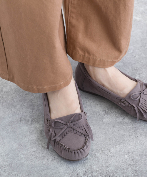 LUGG NAGG（ラグナグ）の「【Le son/ル ソン】スエード リボン モカシン（モカシン/デッキシューズ・レディース・ブラック/レッド/イエロー/モカ/グレー/ライトブラウン・22.5cm/23.5cm/24.5cm）」の15枚目の写真