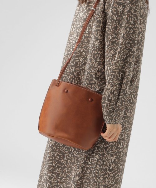 BAYFLOW（ベイフロー）の「フェイクレザーラウンドバッグ（ショルダーバッグ・レディース・ブラック/ブラウン・FREE）」の2枚目の写真