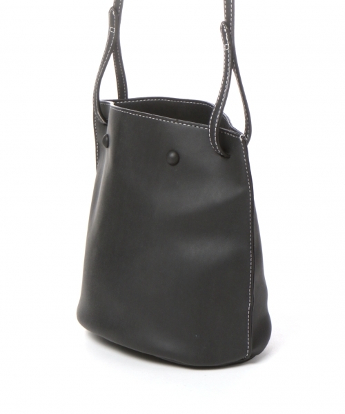 BAYFLOW（ベイフロー）の「フェイクレザーラウンドバッグ（ショルダーバッグ・レディース・ブラック/ブラウン・FREE）」の12枚目の写真