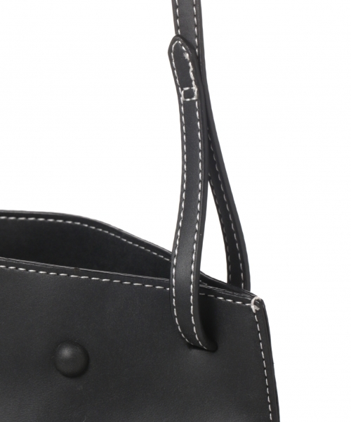 BAYFLOW（ベイフロー）の「フェイクレザーラウンドバッグ（ショルダーバッグ・レディース・ブラック/ブラウン・FREE）」の9枚目の写真