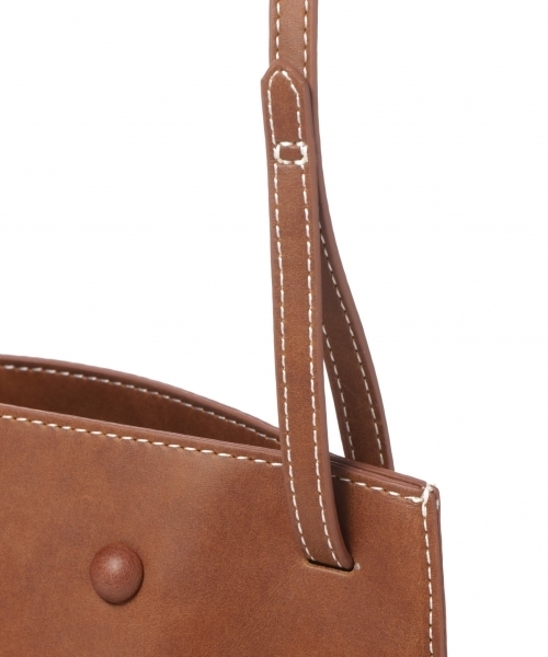 BAYFLOW（ベイフロー）の「フェイクレザーラウンドバッグ（ショルダーバッグ・レディース・ブラック/ブラウン・FREE）」の8枚目の写真