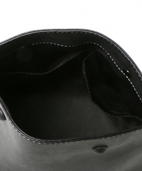 BAYFLOW（ベイフロー）の「フェイクレザーラウンドバッグ（ショルダーバッグ・レディース・ブラック/ブラウン・FREE）」の5枚目の写真