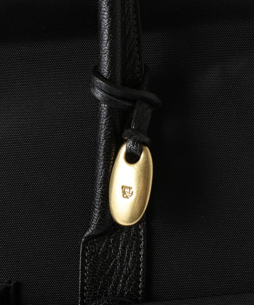 SHIPS（シップス）の「TOFF & LOADSTONE:【タイド】ナイロン ブリーフ バッグ（トートバッグ・メンズ・ブラック/ネイビー・ONE SIZE）」の19枚目の写真