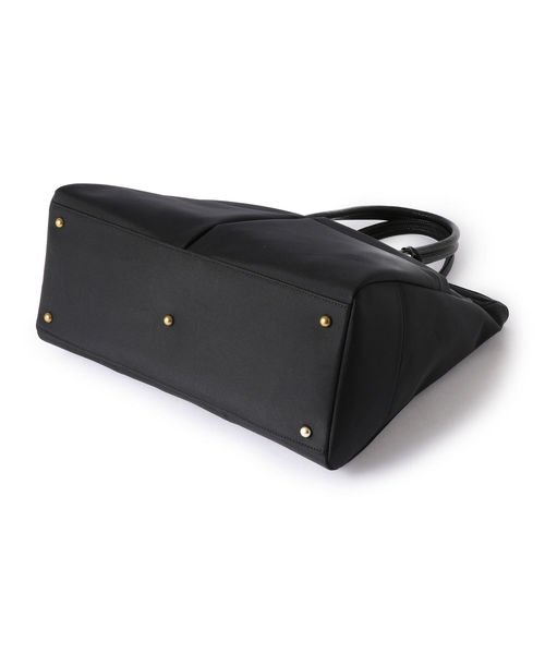 SHIPS（シップス）の「TOFF & LOADSTONE:【タイド】ナイロン ブリーフ バッグ（トートバッグ・メンズ・ブラック/ネイビー・ONE SIZE）」の6枚目の写真