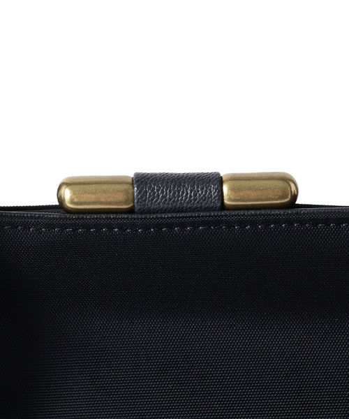 SHIPS（シップス）の「TOFF & LOADSTONE:【タイド】ナイロン ブリーフ バッグ（トートバッグ・メンズ・ブラック/ネイビー・ONE SIZE）」の7枚目の写真