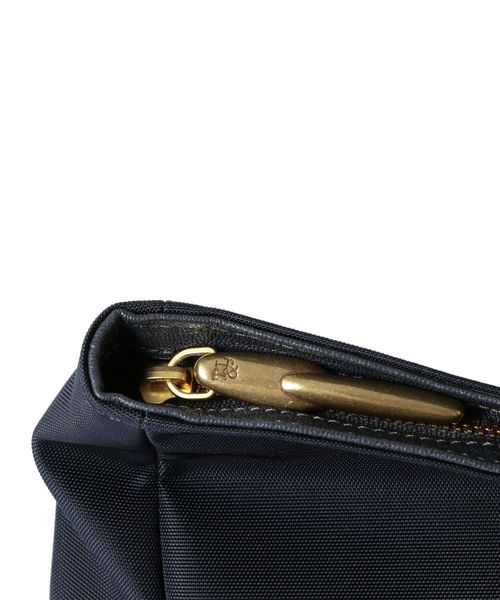 SHIPS（シップス）の「TOFF & LOADSTONE:【タイド】ナイロン ブリーフ バッグ（トートバッグ・メンズ・ブラック/ネイビー・ONE SIZE）」の15枚目の写真