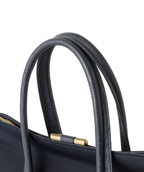 SHIPS（シップス）の「TOFF & LOADSTONE:【タイド】ナイロン ブリーフ バッグ（トートバッグ・メンズ・ブラック/ネイビー・ONE SIZE）」の21枚目の写真