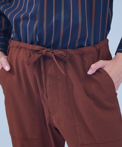 ABAHOUSE(アバハウス)の「タスランオックスワイドテーパードファティーグパンツ(その他パンツ・メンズ・アイボリー/ブラウン・46/48)」の3枚目の写真