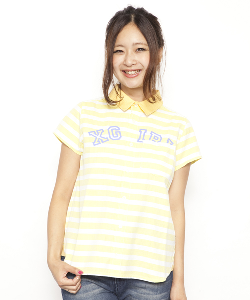 X-girl（エックスガール）の「BI-COLOR S/S SHIRT（シャツ/ブラウス・レディース・ブラック/レッド/イエロー/ネイビー・1/2）」の3枚目の写真