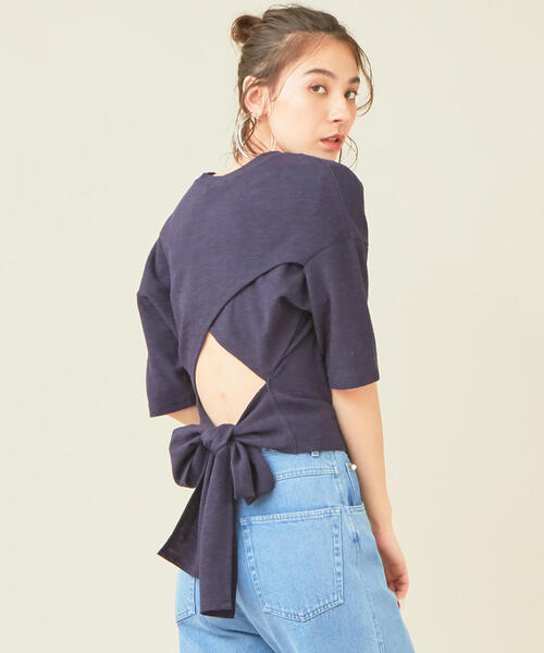 BEAUTY&YOUTH UNITED ARROWS(ビューティーアンドユースユナイテッドアローズ)の「BY∴ バッククロスカットソー(Tシャツ/カットソー・レディース・ホワイト/ネイビー/コバルトブルー・FREE)」の2枚目の写真