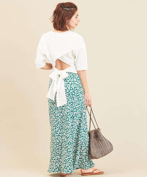 BEAUTY&YOUTH UNITED ARROWS(ビューティーアンドユースユナイテッドアローズ)の「BY∴ バッククロスカットソー(Tシャツ/カットソー・レディース・ホワイト/ネイビー/コバルトブルー・FREE)」の5枚目の写真