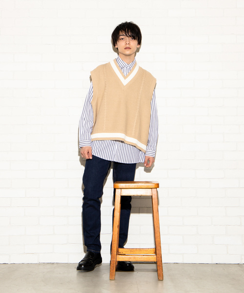 WEGO(ウィゴー)の「WEGO/ラインリブチルデンニットベスト(ベスト・メンズ・ホワイト/ブラック/ベージュ/ネイビー・MEDIUM/LARGE)」の11枚目の写真
