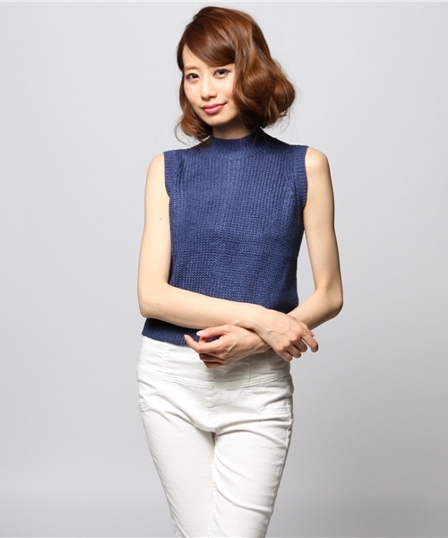 ROSE BUD(ローズバッド)の「LK-14139 HI-NECK CROPPED TANK(ニット/セーター・レディース・ホワイト/ピンクベージュ/ネイビー/ブラック・ONE SIZE)」の1枚目の写真