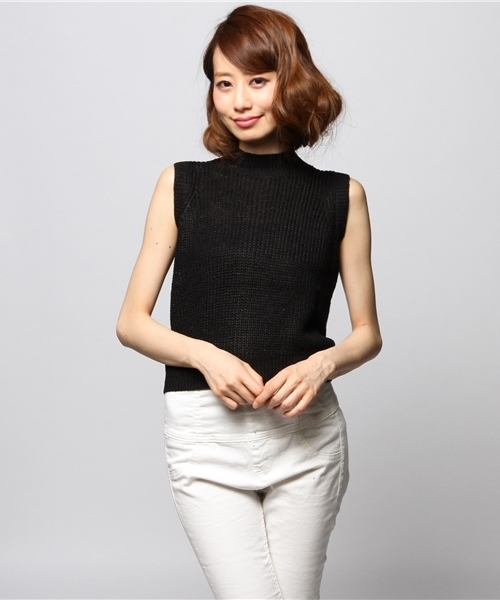 ROSE BUD(ローズバッド)の「LK-14139 HI-NECK CROPPED TANK(ニット/セーター・レディース・ホワイト/ピンクベージュ/ネイビー/ブラック・ONE SIZE)」の3枚目の写真