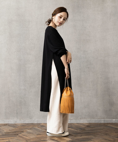 KOBE LETTUCE（コウベレタス）の「サイドスリットシアーニットトップス（ニット/セーター・レディース・ブラック/ベージュ/ブラウン/レッド・FREE）」の2枚目の写真