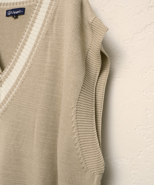 MinoriTY（マイノリティ）の「【コラボ「MinoriTY×WEARISTA　Mr.SZK」】ビッグシルエットショート丈チルデンニットベスト（ベスト・メンズ・ブラック/ベージュ・M/L）」の12枚目の写真