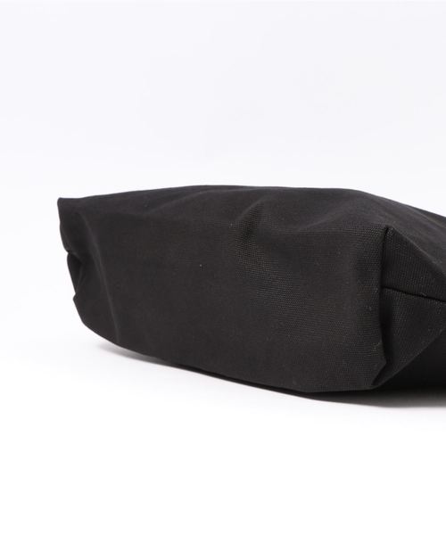 Maison Kitsune（メゾンキツネ）の「CAFE KITSUNE TOTE（トートバッグ・メンズ・ブラック・U）」の4枚目の写真