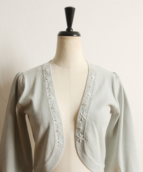 tocco closet(トッコ クローゼット)の「フラワーパールビジュー装飾七分袖ボレロ(カーディガン/ボレロ・レディース・ホワイト/ブラック/グレー・M)」の20枚目の写真
