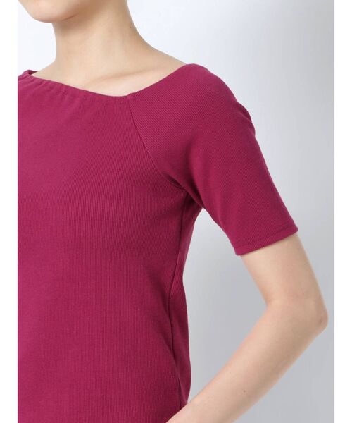 EMODA(エモダ)の「アシンメトリーカットリブトップ(Tシャツ/カットソー・レディース・ブラック/ホワイト/ベージュ/レッド・FREE)」の10枚目の写真
