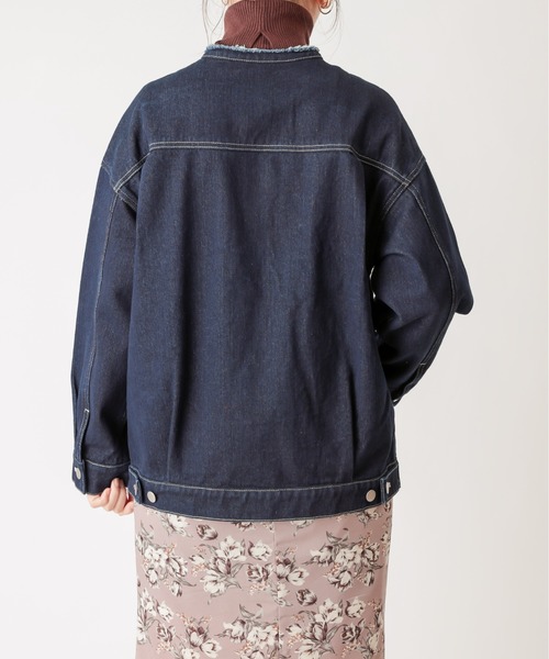 natural couture(ナチュラルクチュール)の「ノーカラーリメイクGジャン(デニムジャケット・レディース・ベージュ/ネイビー/ブルー・FREE)」の15枚目の写真