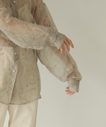 TODAYFUL（トゥデイフル）の「マーブルシアーシャツ（Marble