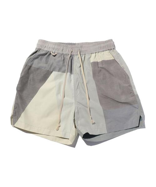 ANEI（アーネイ）の「＜ANEI＞ RIVER SHORTS A.O.P/ショーツ（その他パンツ・メンズ・ライトグレー・2/3）」の4枚目の写真