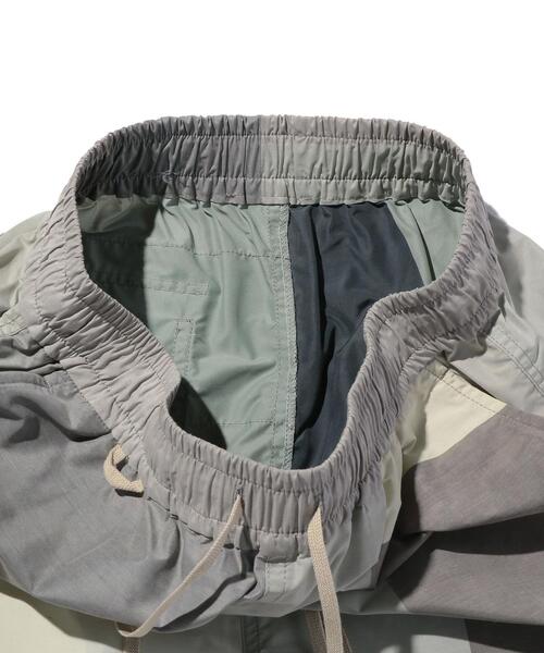 ANEI（アーネイ）の「＜ANEI＞ RIVER SHORTS A.O.P/ショーツ（その他パンツ・メンズ・ライトグレー・2/3）」の2枚目の写真