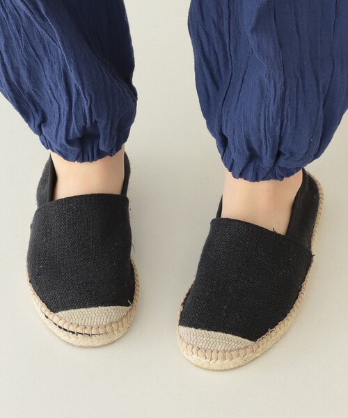 こども ビームス（コドモビームス）の「La Cadena / リネン スリッポン（17～21cm）（スリッポン・キッズ・ナチュラル/ブラック・32/30/33/31/34/29/28）」の2枚目の写真