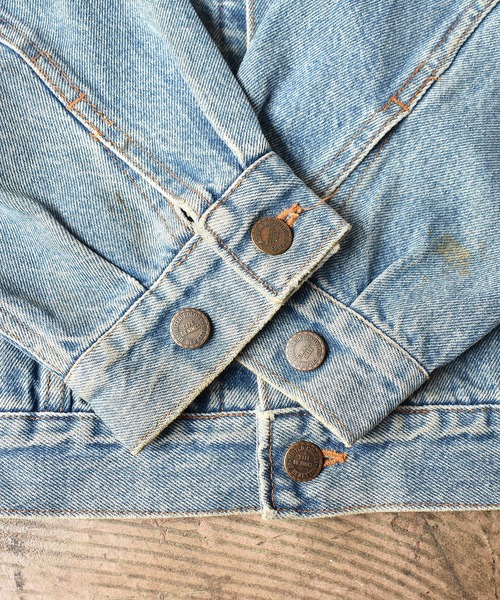 BENETTON (UNITED COLORS OF BENETTON)（ベネトンユナイテッドカラーズオブベネトン）の「【ヴィンテージ古着】UNITED COLORS OF BENETTON/ベネトン デニムジャケット（デニムジャケット・メンズ・ブルー・46）」の2枚目の写真