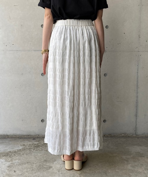 CAPRICIEUX LE'MAGE（カプリシューレマージュ）の「シャーリングマキシスカート（スカート・レディース・ホワイト/ブラック・FREE）」の15枚目の写真