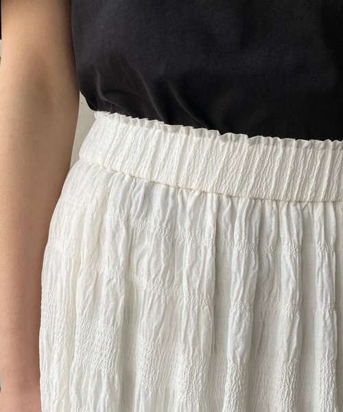 CAPRICIEUX LE'MAGE（カプリシューレマージュ）の「シャーリングマキシスカート（スカート・レディース・ホワイト/ブラック・FREE）」の21枚目の写真
