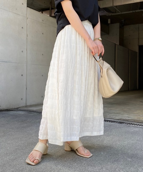 CAPRICIEUX LE'MAGE（カプリシューレマージュ）の「シャーリングマキシスカート（スカート・レディース・ホワイト/ブラック・FREE）」の3枚目の写真
