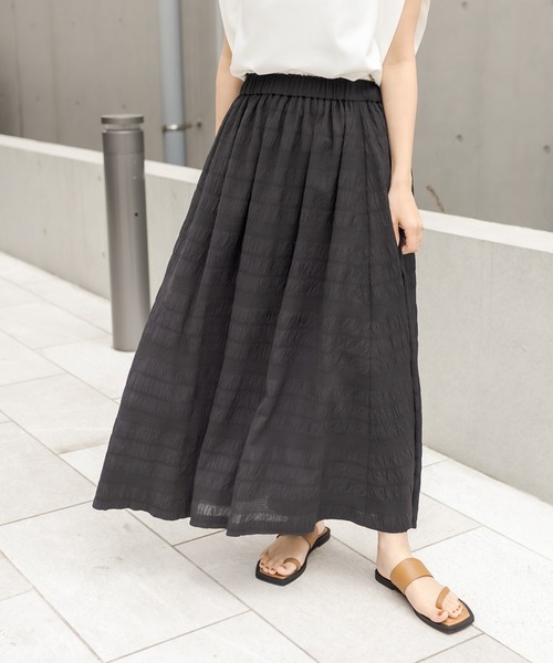 CAPRICIEUX LE'MAGE（カプリシューレマージュ）の「シャーリングマキシスカート（スカート・レディース・ホワイト/ブラック・FREE）」の7枚目の写真