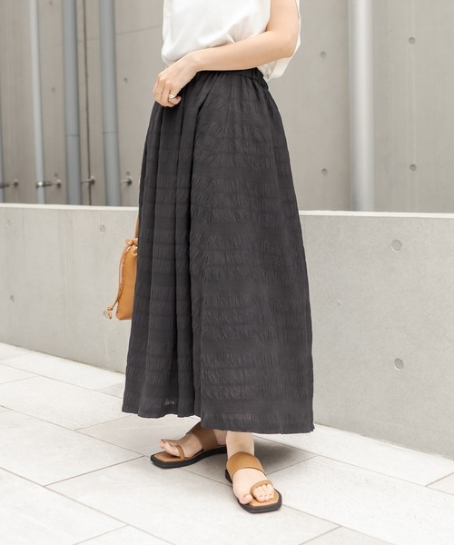 CAPRICIEUX LE'MAGE（カプリシューレマージュ）の「シャーリングマキシスカート（スカート・レディース・ホワイト/ブラック・FREE）」の11枚目の写真