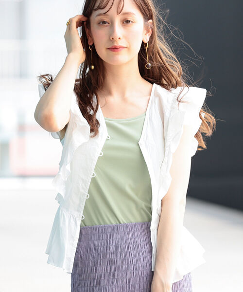 Ray BEAMS（レイビームス）の「Ray BEAMS / フリル ペプラム Vネック ノースリーブブラウス（シャツ/ブラウス・レディース・ホワイト/ブラック/クリーム・1/0）」の4枚目の写真