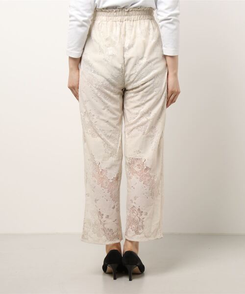 libelle more(リベル モア)の「花柄レース刺繍 ウエストフリルストレートパンツ(その他パンツ・レディース・ラベンダー/ベージュ/ブラック・M)」の22枚目の写真
