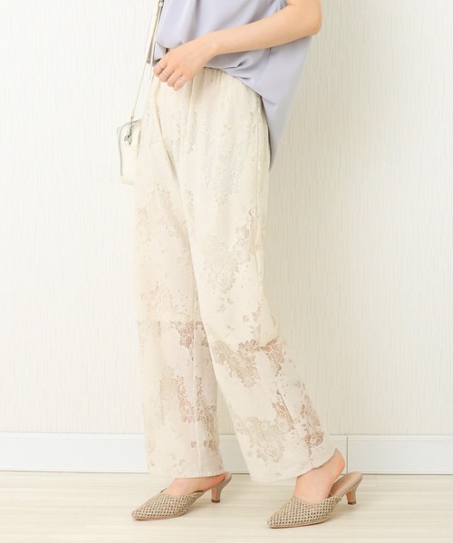 libelle more(リベル モア)の「花柄レース刺繍 ウエストフリルストレートパンツ(その他パンツ・レディース・ラベンダー/ベージュ/ブラック・M)」の1枚目の写真