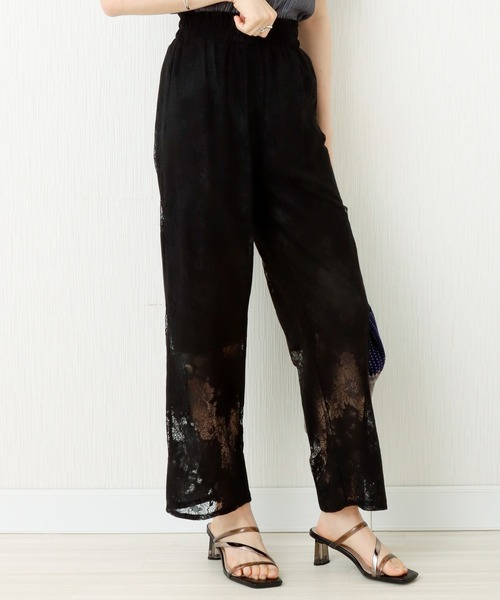 libelle more(リベル モア)の「花柄レース刺繍 ウエストフリルストレートパンツ(その他パンツ・レディース・ラベンダー/ベージュ/ブラック・M)」の2枚目の写真